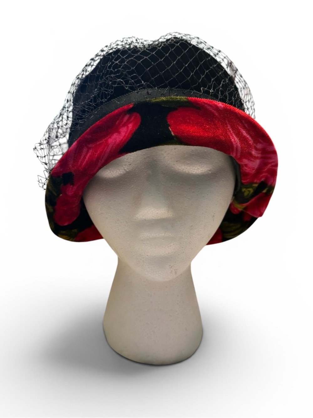 Black Velvet Cloche Hat w/ Veil- Union Made- Size 6- 1960s-70s- Flapper Revival
